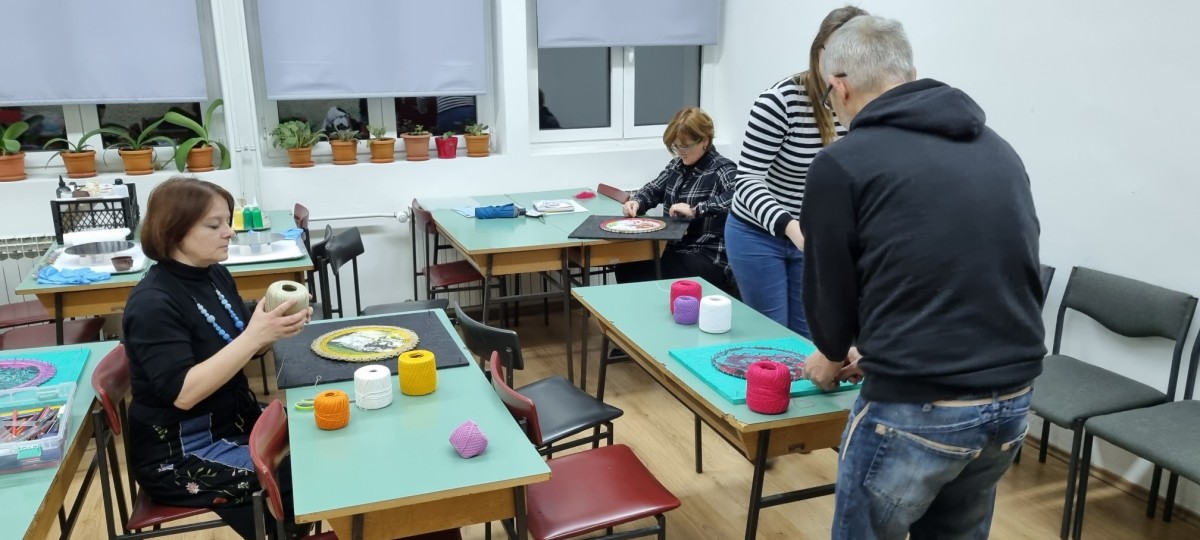 Poziv na izložbu radova polaznika antistresnih kreativnih radionica "Vjeruj u sebe"