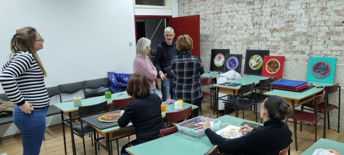 Poziv na izložbu radova polaznika antistresnih kreativnih radionica "Vjeruj u sebe"