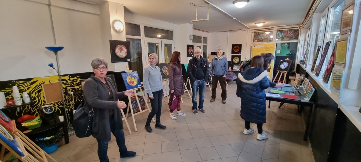 OTVORENA JE IZLOŽBA RADOVA POLAZNIKA ANTISTRESNIH KREATIVNIH RADIONICA "VJERUJ U SEBE" U SISKU !