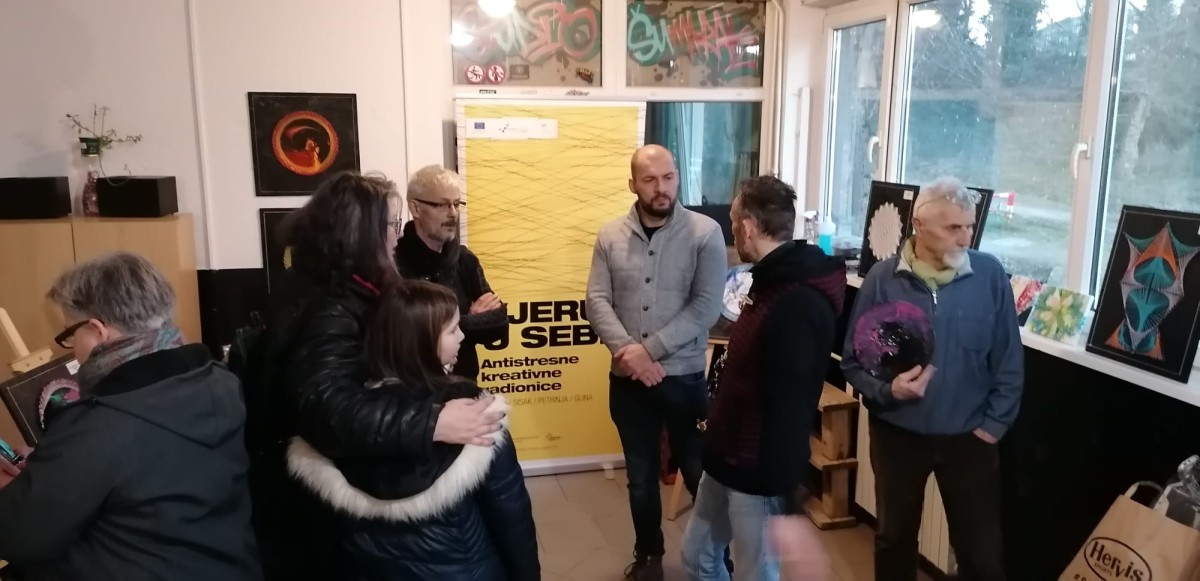 OTVORENA JE IZLOŽBA RADOVA POLAZNIKA ANTISTRESNIH KREATIVNIH RADIONICA "VJERUJ U SEBE" U SISKU !