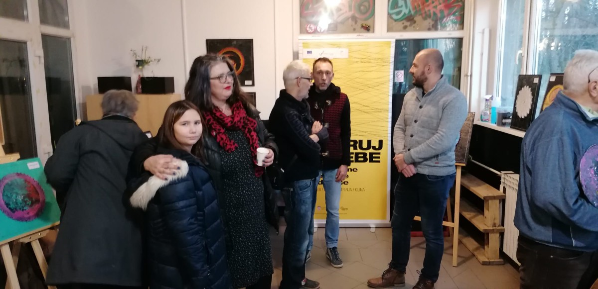 OTVORENA JE IZLOŽBA RADOVA POLAZNIKA ANTISTRESNIH KREATIVNIH RADIONICA "VJERUJ U SEBE" U SISKU !